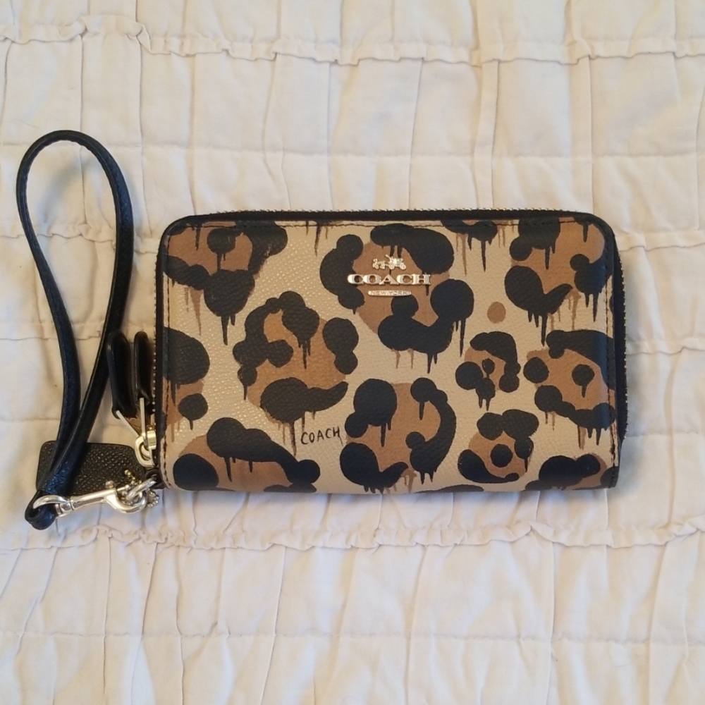 COACHWomen's Accordion Zip Wallet In Wild Beast P